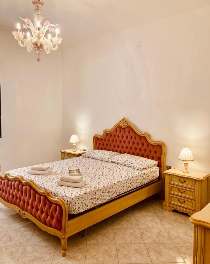 Ai Do Fradei Apartment เมสเตร ภายนอก รูปภาพ